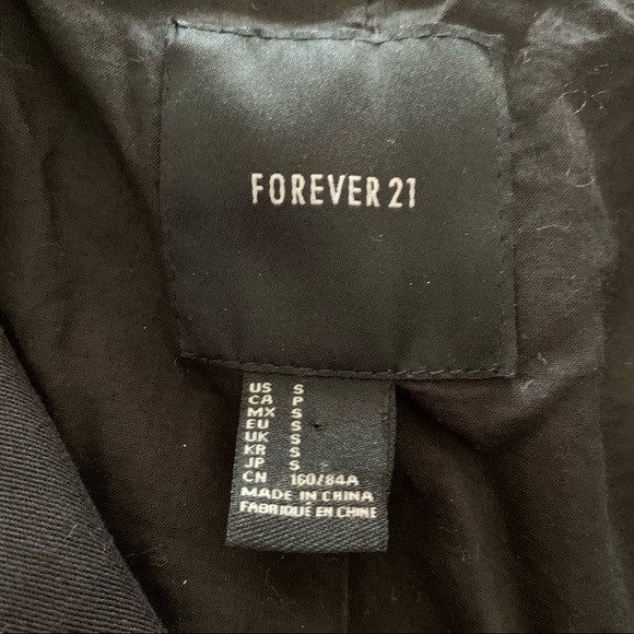 ‼️SOLD‼️black faux leather studded vest - Picture 4 of 9